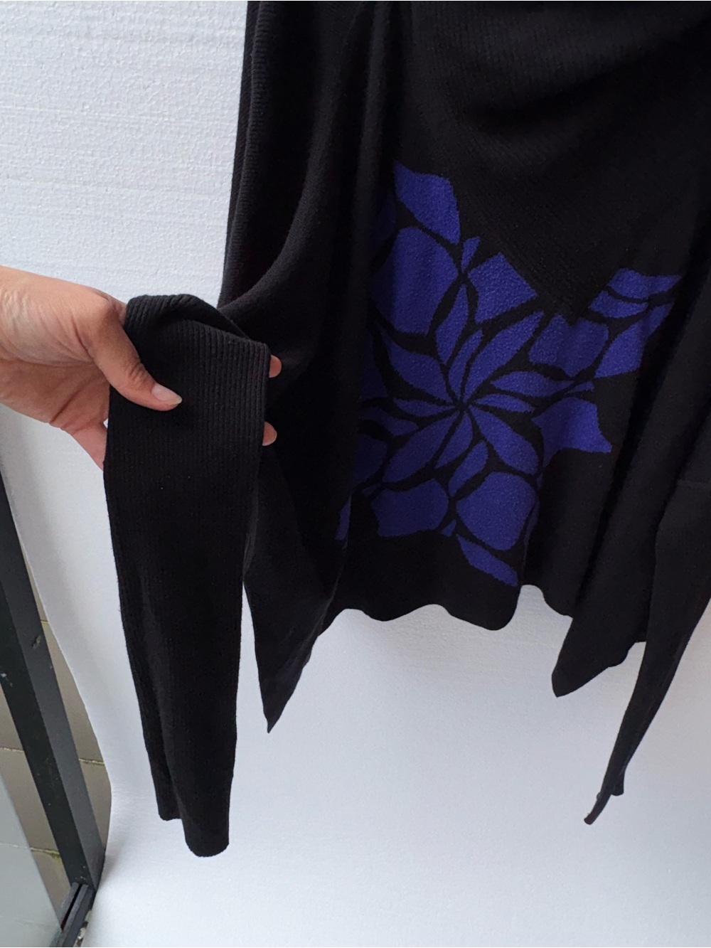L.A.M.B. Gwen Stefani Cowl Neck Floral Tunic Sweater Black Purple Size L - Picture 4 of 9